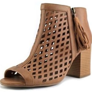 Jellypop Ankle Boot with Chunk Heel with Tassel Detail - US 7